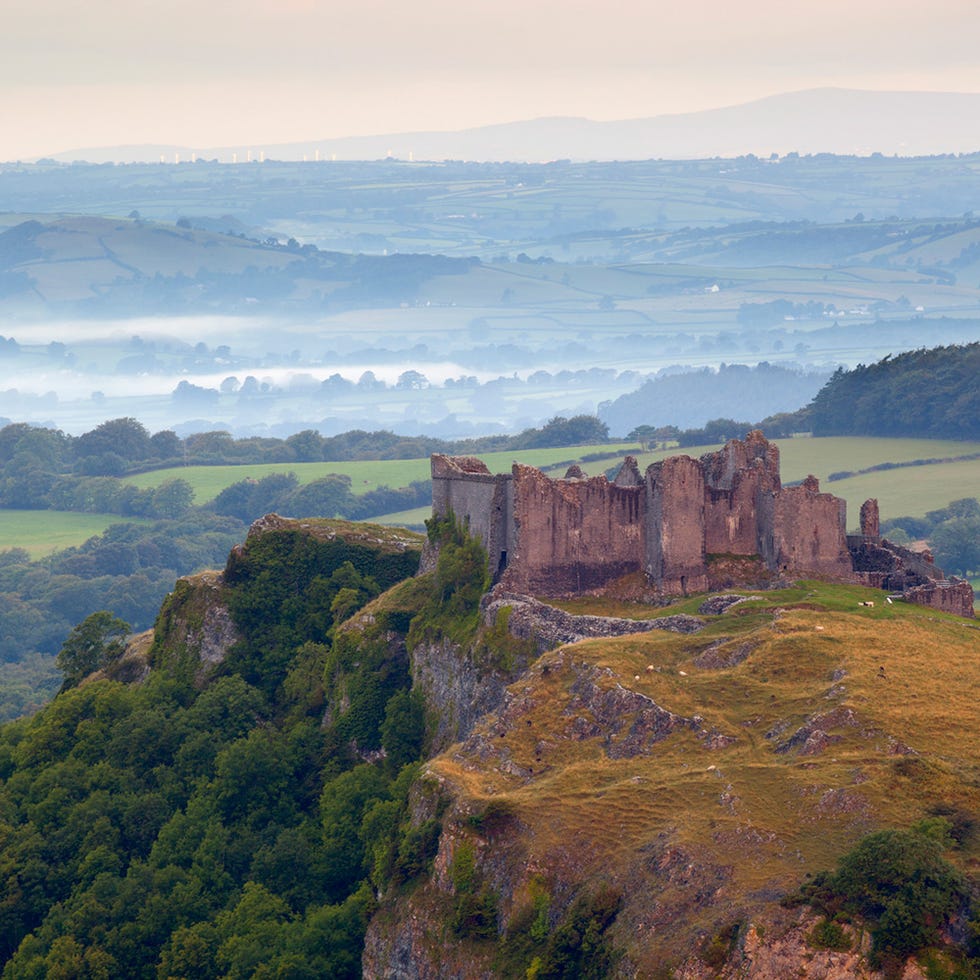 Mountainous landforms, Natural landscape, Highland, Landscape, Outcrop, Bedrock, Hill, Mountain, Rock, Terrain, 