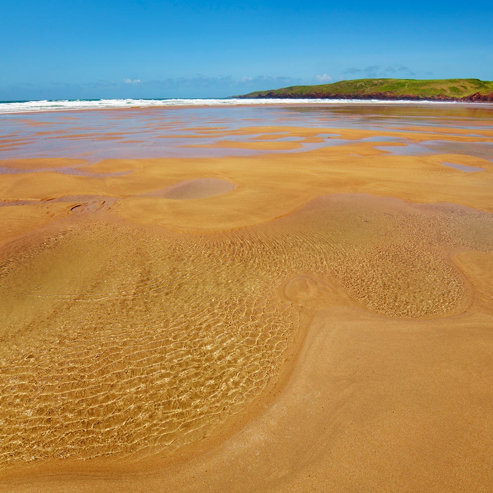 Sand, Natural environment, Desert, Yellow, Erg, Ecoregion, Water, Sea, Shore, Aeolian landform, 