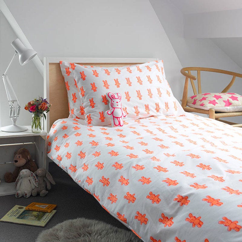 Room, Interior design, Textile, Bedding, Furniture, Wall, Red, Linens, Bed, Bedroom, 
