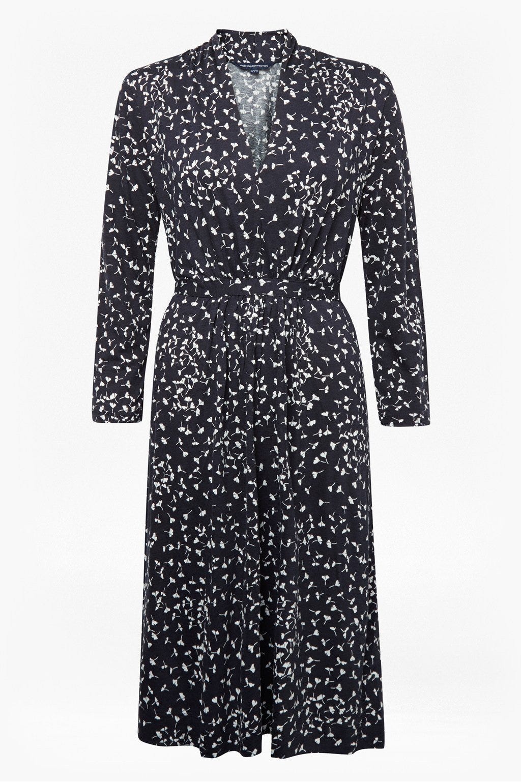 Clothing, Dress, Day dress, Sleeve, Outerwear, Cocktail dress, Pattern, Coat, Collar, Neck, 