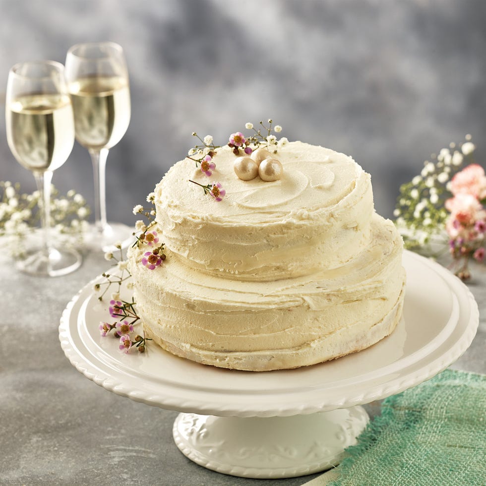 Food, Dish, Buttercream, Cuisine, Dessert, Ingredient, Meringue, Icing, Pavlova, Cream, Food, Dish, Buttercream, Cuisine, Dessert, Ingredient, Meringue, Icing, Pavlova, Cream,