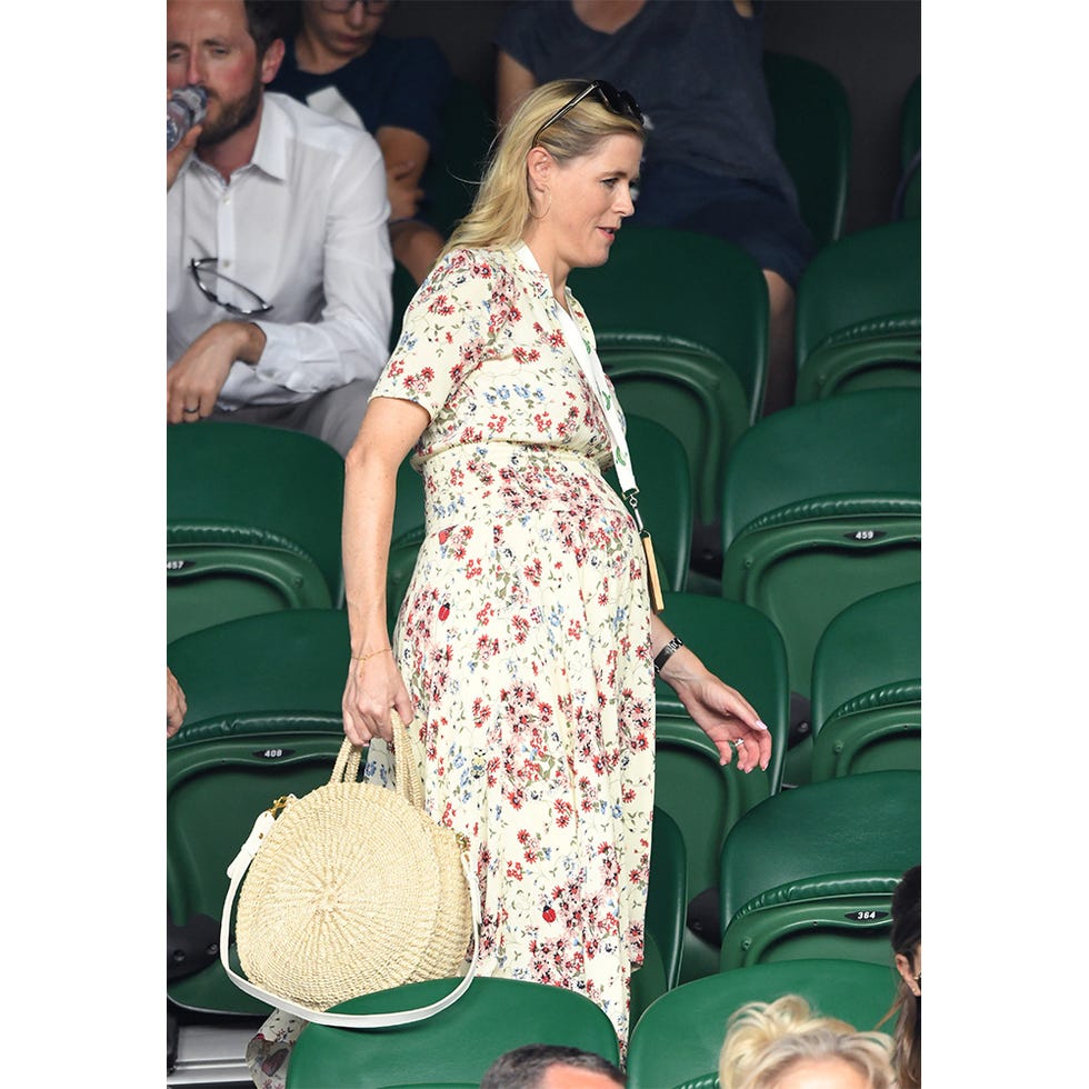 Clothing, Green, Dress, Fashion, Sleeve, Haute couture, A-line, Bag, Fashion accessory, Sheath dress, 