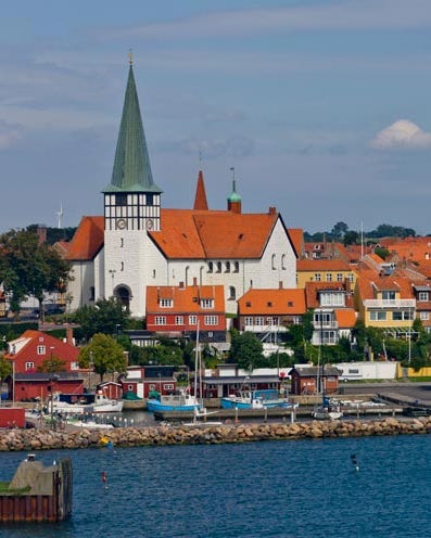 Town, Spire, Neighbourhood, Steeple, House, Roof, Residential area, Bank, Cone, Tower, Town, Spire, Neighbourhood, Steeple, House, Roof, Residential area, Bank, Cone, Tower,