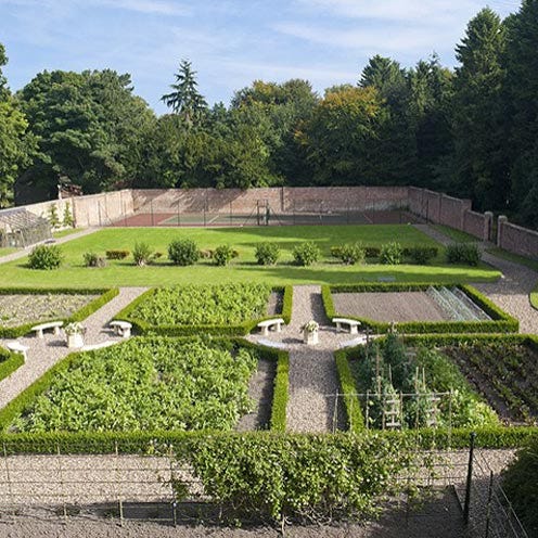 Plant, Garden, Shrub, Botany, Hedge, Water feature, Park, Fountain, Botanical garden, Landscaping, 