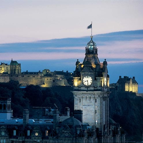 Flag, Facade, Building, City, Landmark, Castle, Medieval architecture, Palace, Turret, Roof, 