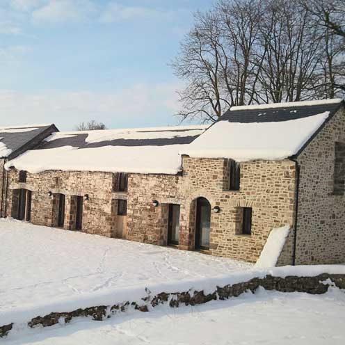 Winter, Property, House, Roof, Freezing, Home, Snow, Slope, Residential area, Cottage, 