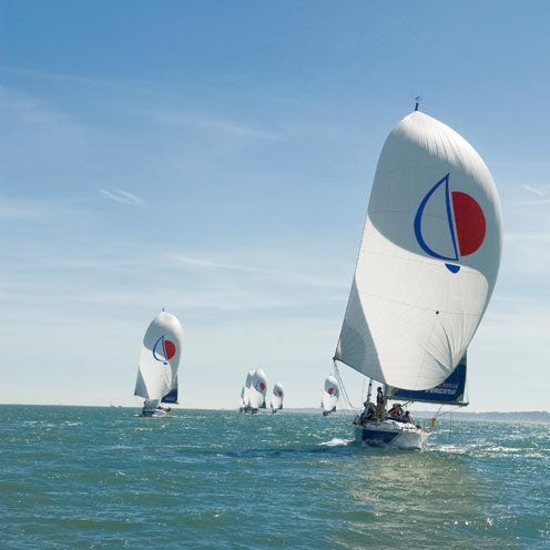 Mode of transport, Sky, Daytime, Transport, Recreation, Tourism, Sail, Water, Boat, Leisure, 