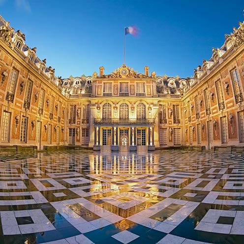 Flag, Landmark, Floor, Palace, Classical architecture, Hall, Symmetry, Official residence, Government, Town square, 