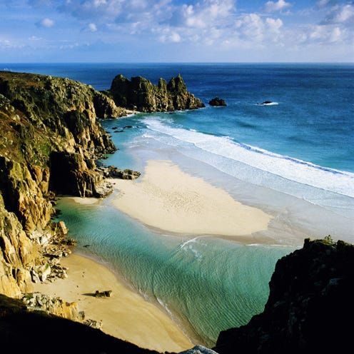 Body of water, Coastal and oceanic landforms, Coast, Water, Ocean, Shore, Bay, Beach, Terrain, Sea, 
