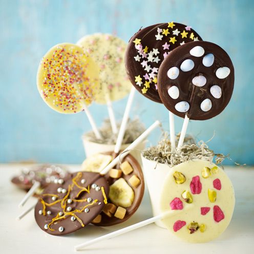 Sweetness, Dishware, Invertebrate, Lollipop, Artificial flower, Confectionery, Polka dot, Kitchen utensil, Craft, Macro photography, 