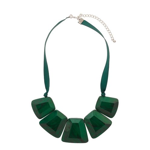 Jewellery, Green, Fashion accessory, Earrings, Necklace, Teal, Body jewelry, Natural material, Turquoise, Gadget, 