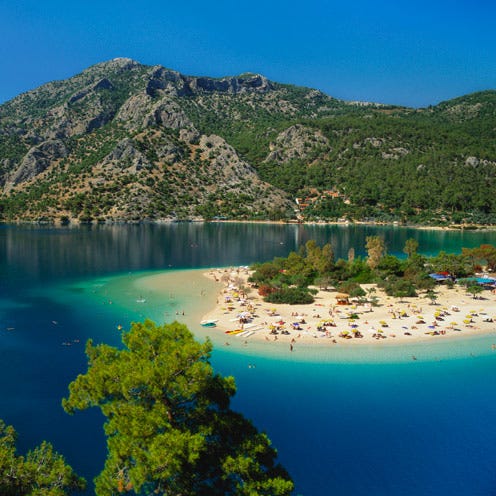 Body of water, Nature, Coastal and oceanic landforms, Blue, Natural landscape, Mountainous landforms, Water resources, Water, Landscape, Coast, 