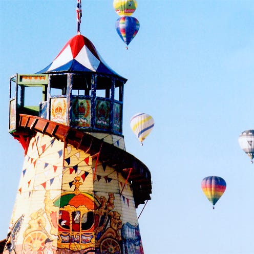 Sky, Fun, Daytime, Hot air ballooning, Aerostat, Hot air balloon, Balloon, Leisure, Outdoor recreation, Summer, 