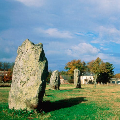 Grass, Sky, Landscape, Rock, Natural landscape, Megalith, Plain, Land lot, Grassland, Bedrock, 
