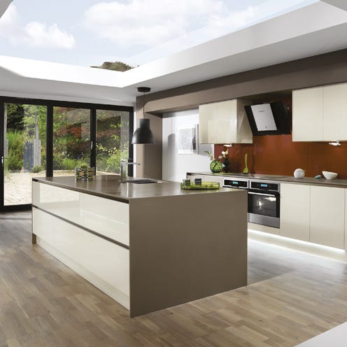Wood, Floor, Flooring, Interior design, Architecture, Property, Room, Laminate flooring, Ceiling, Real estate, 