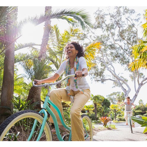 Bicycle wheel rim, Bicycle wheel, Bicycle, People in nature, Bicycle fork, Bicycle tire, Bicycle frame, Spring, Arecales, Spoke, 
