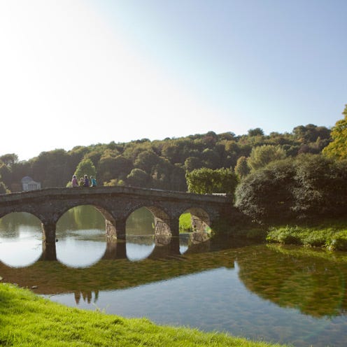 Body of water, Bridge, Waterway, Arch bridge, Natural landscape, Channel, Aqueduct, Bank, Watercourse, Arch, 