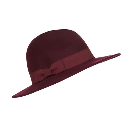 Hat, Fashion accessory, Headgear, Costume accessory, Maroon, Costume hat, Beige, Costume, Fedora, Sun hat, 