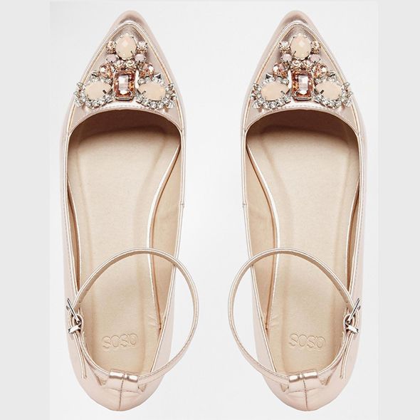 Shoe, Beige, Tan, Sandal, Glitter, Natural material, Silver, Fashion design, Bridal accessory, Bridal shoe, 