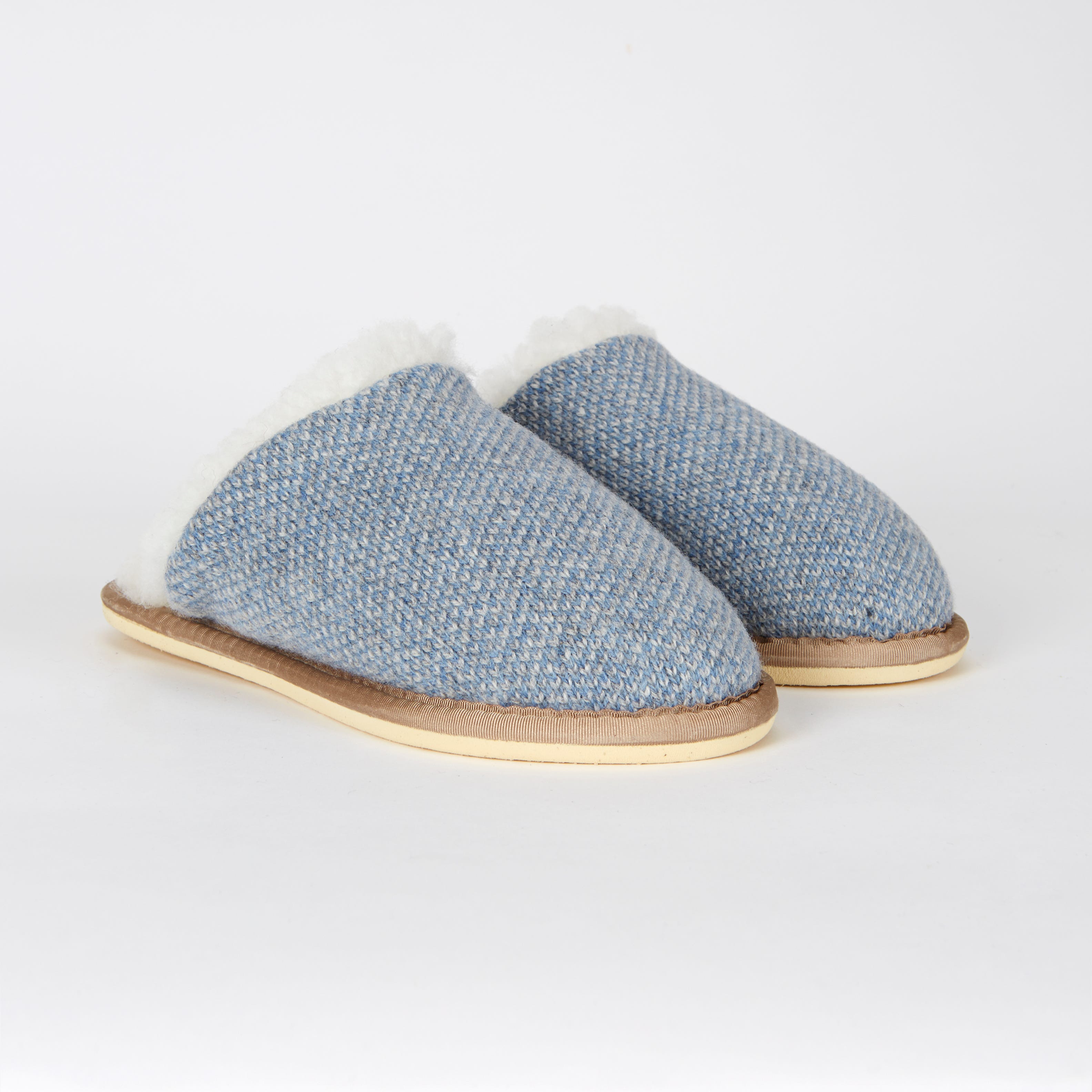 Tan, Grey, Beige, Natural material, Slipper, Oval, Stitch, 