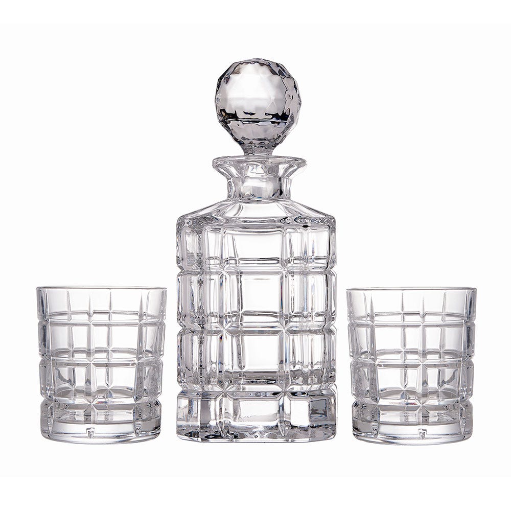 Glass, Product, Drinkware, Barware, Liquid, Transparent material, Black-and-white, Serveware, Old fashioned glass, Highball glass, 