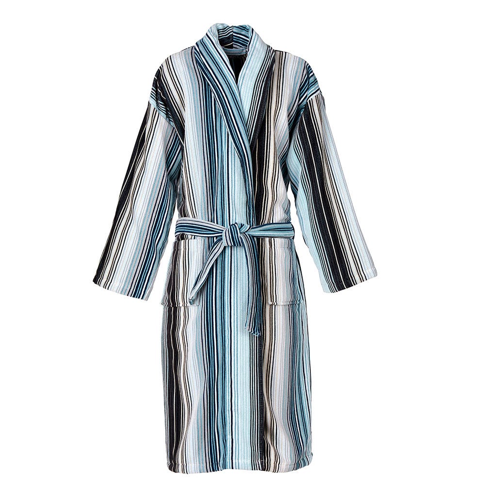Collar, Sleeve, Dress shirt, Textile, Pattern, Style, Formal wear, Fashion, Aqua, Fashion design, 