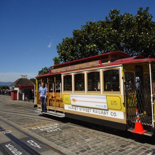 Mode of transport, Transport, Rolling stock, Track, Train station, Public transport, Train, Railway, Passenger car, Passenger, 