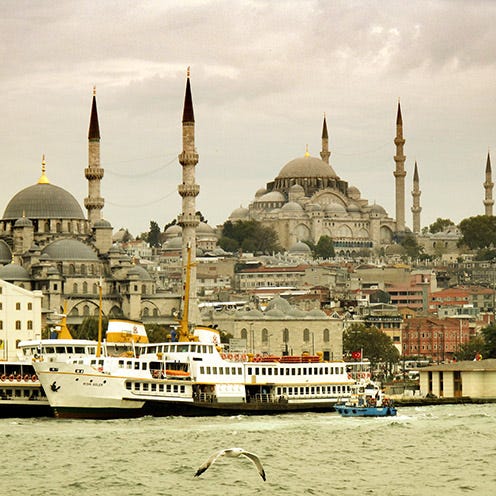 Watercraft, Dome, Landmark, Boat, Finial, Spire, Dome, Byzantine architecture, Public transport, Place of worship, 