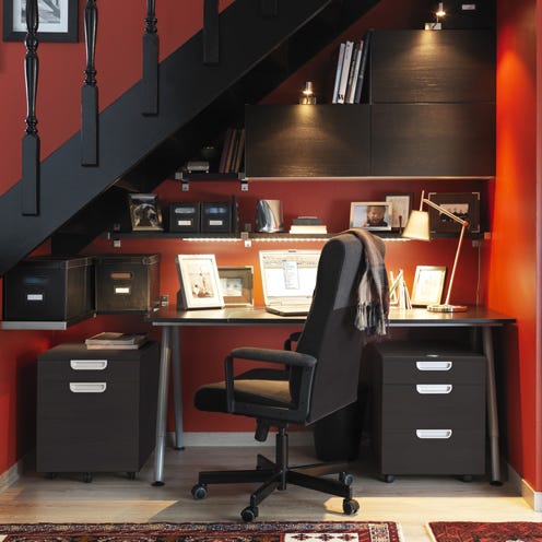 Office chair, Floor, Flooring, Room, Furniture, Chair, Computer desk, Drawer, Cabinetry, Desk, 