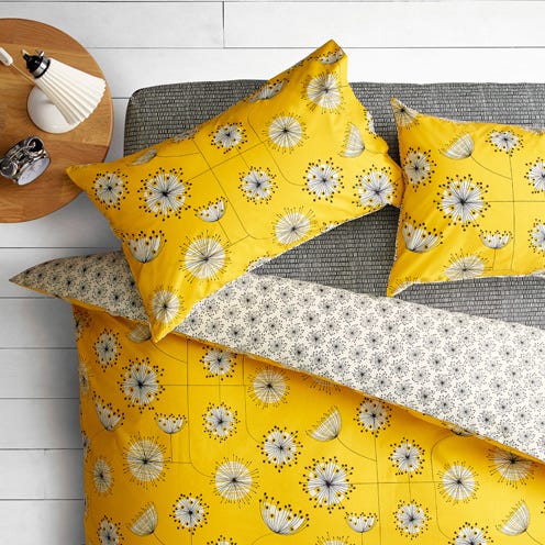 Yellow, Pattern, Textile, Throw pillow, Cushion, Pillow, Orange, Home accessories, Linens, Design, 