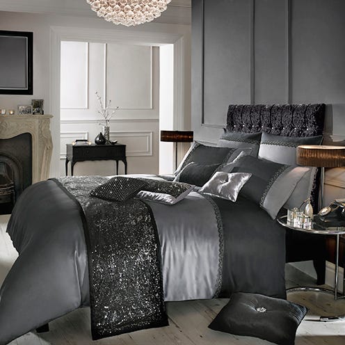 Room, Lighting, Interior design, Property, Floor, Bed, Textile, Wall, Bedroom, Lamp, 