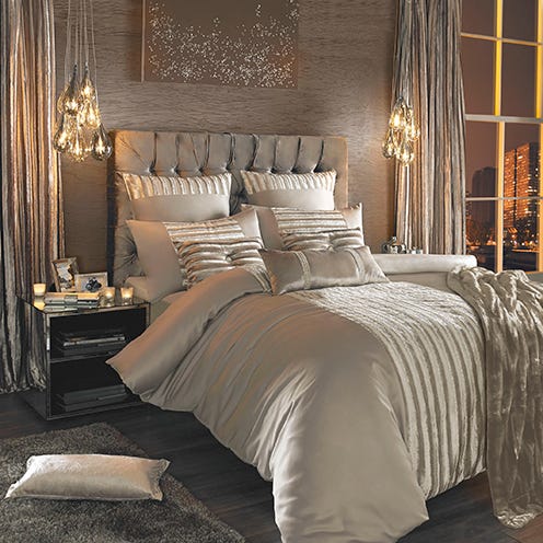 Lighting, Interior design, Room, Bed, Property, Floor, Textile, Bedding, Wall, Linens, 