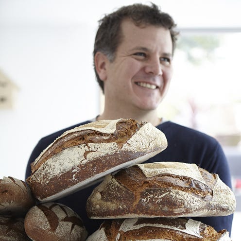 Bread, Food, Baked goods, Ingredient, Staple food, Rye bread, Tooth, Snack, Whole wheat bread, Sourdough, 