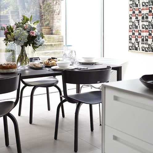 Room, Table, White, Interior design, Furniture, Flowerpot, Glass, Grey, Countertop, Centrepiece, 