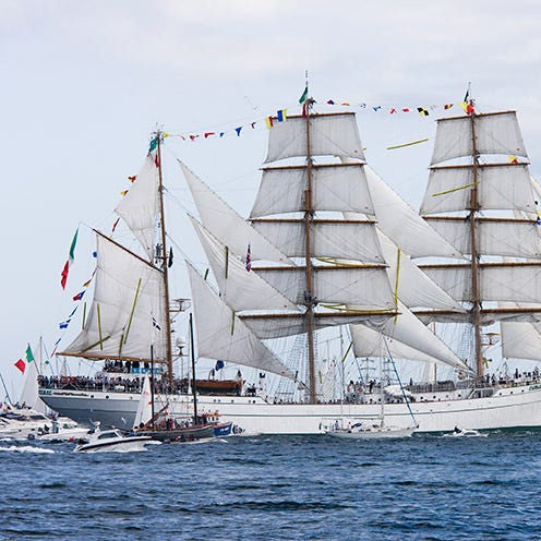 Mast, Boat, Liquid, Watercraft, Water, Sailing ship, Sail, Tall ship, Naval architecture, Barquentine, 