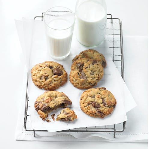 Food, Finger food, Cuisine, Ingredient, Drink, Baked goods, Cookies and crackers, Dessert, Milk, Chocolate chip cookie, 