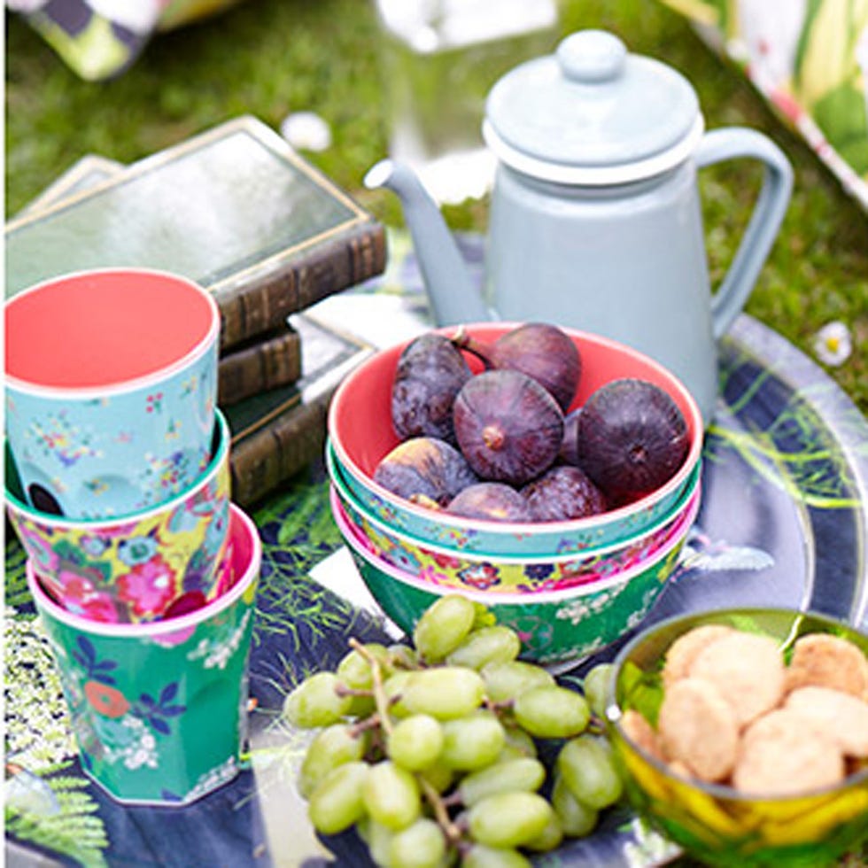 Produce, Ingredient, Serveware, Local food, Natural foods, Fruit, Bowl, Dishware, Whole food, European plum, 