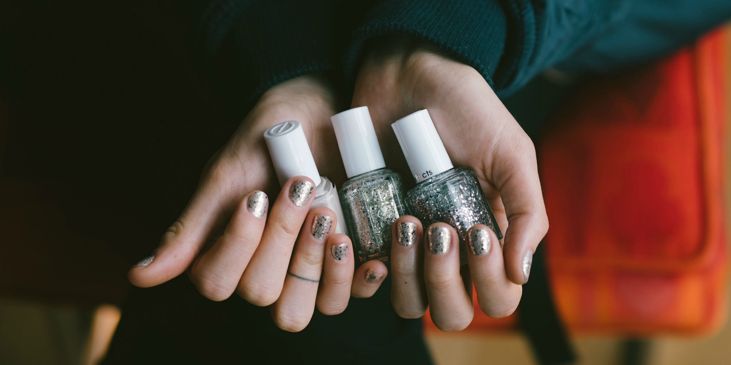 silver sparkle nails essie