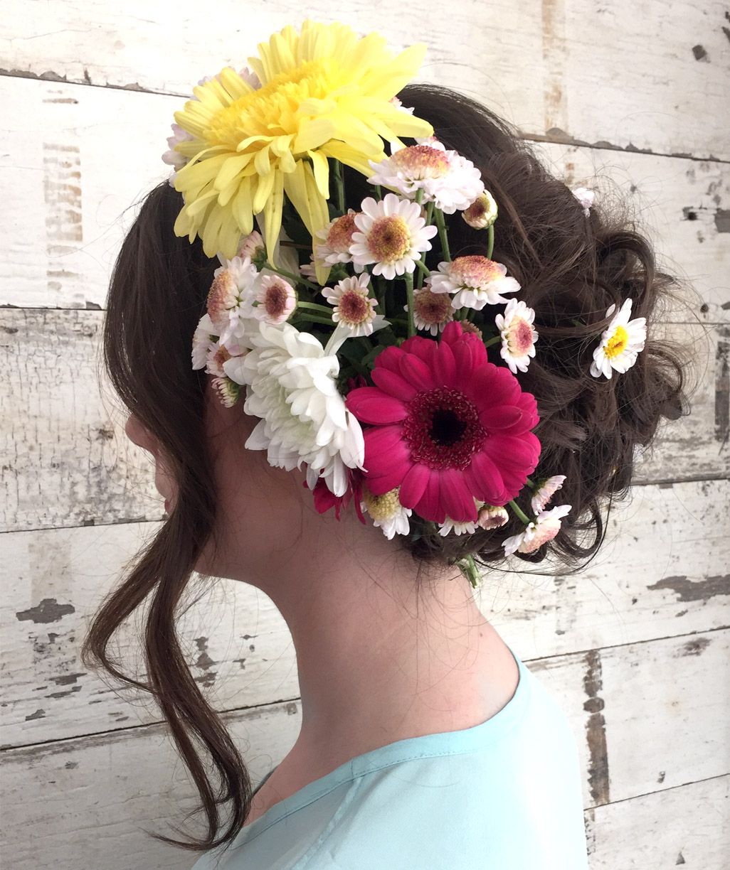 20 Wedding Hairstyles With Flowers