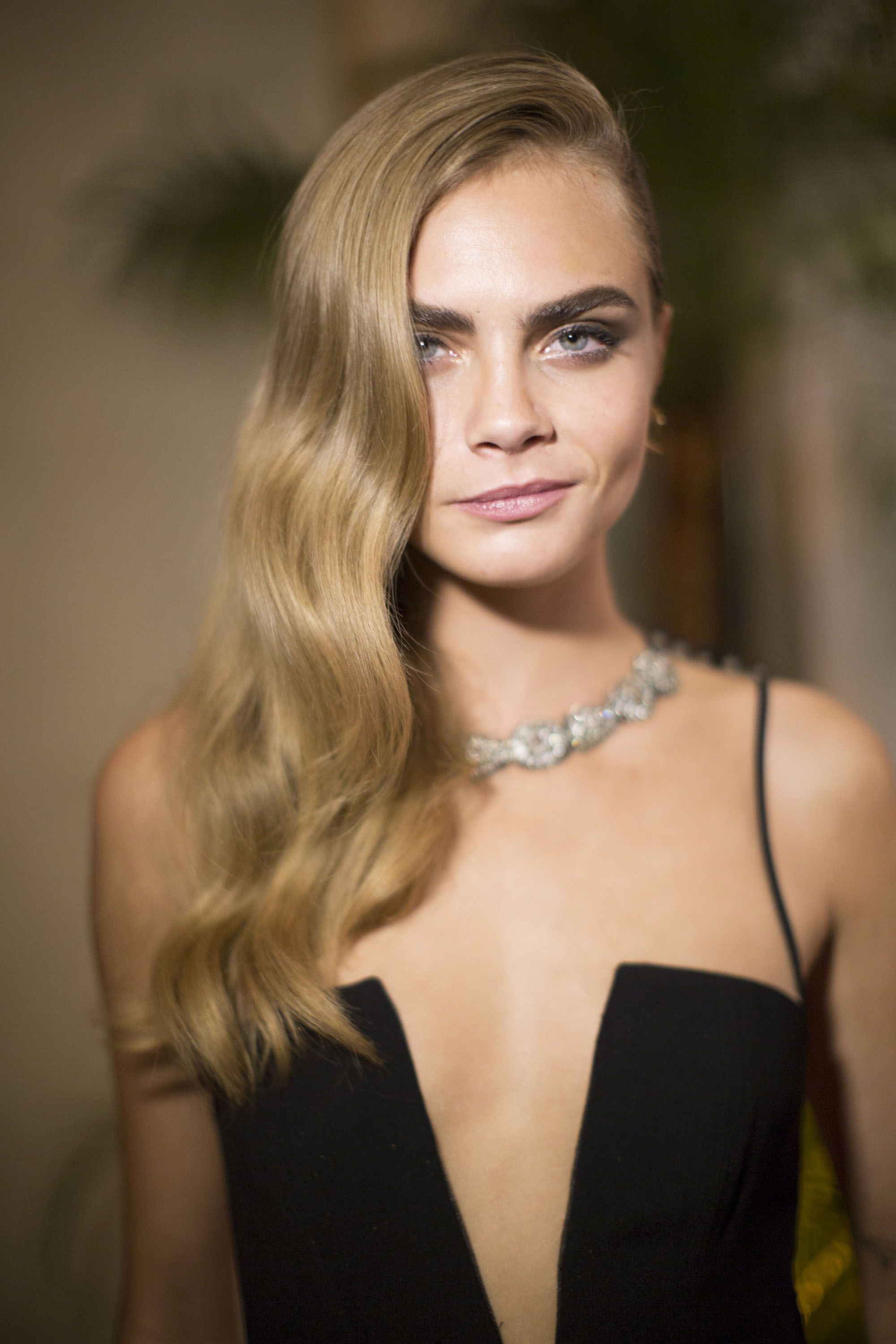 Nude Hair Color Trend — How to Get Neutral Blonde Hair