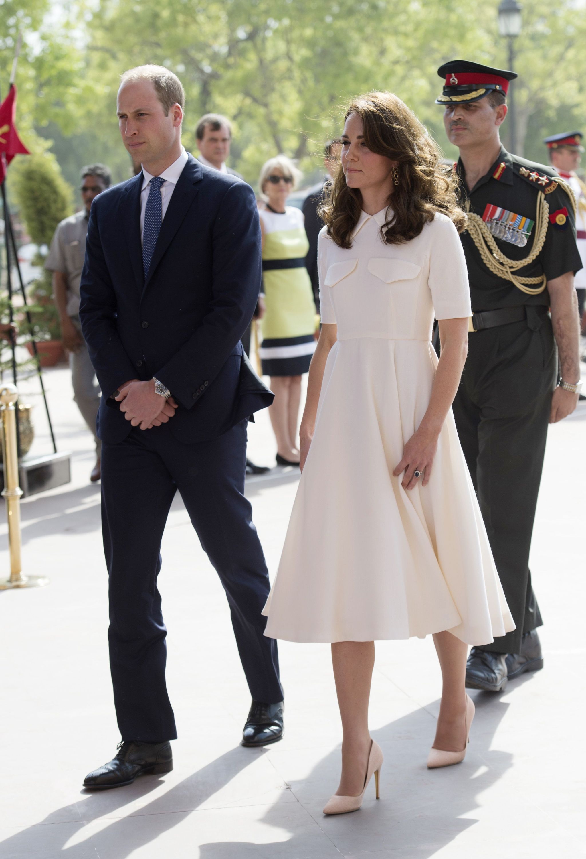 Kate middleton white on sale dress