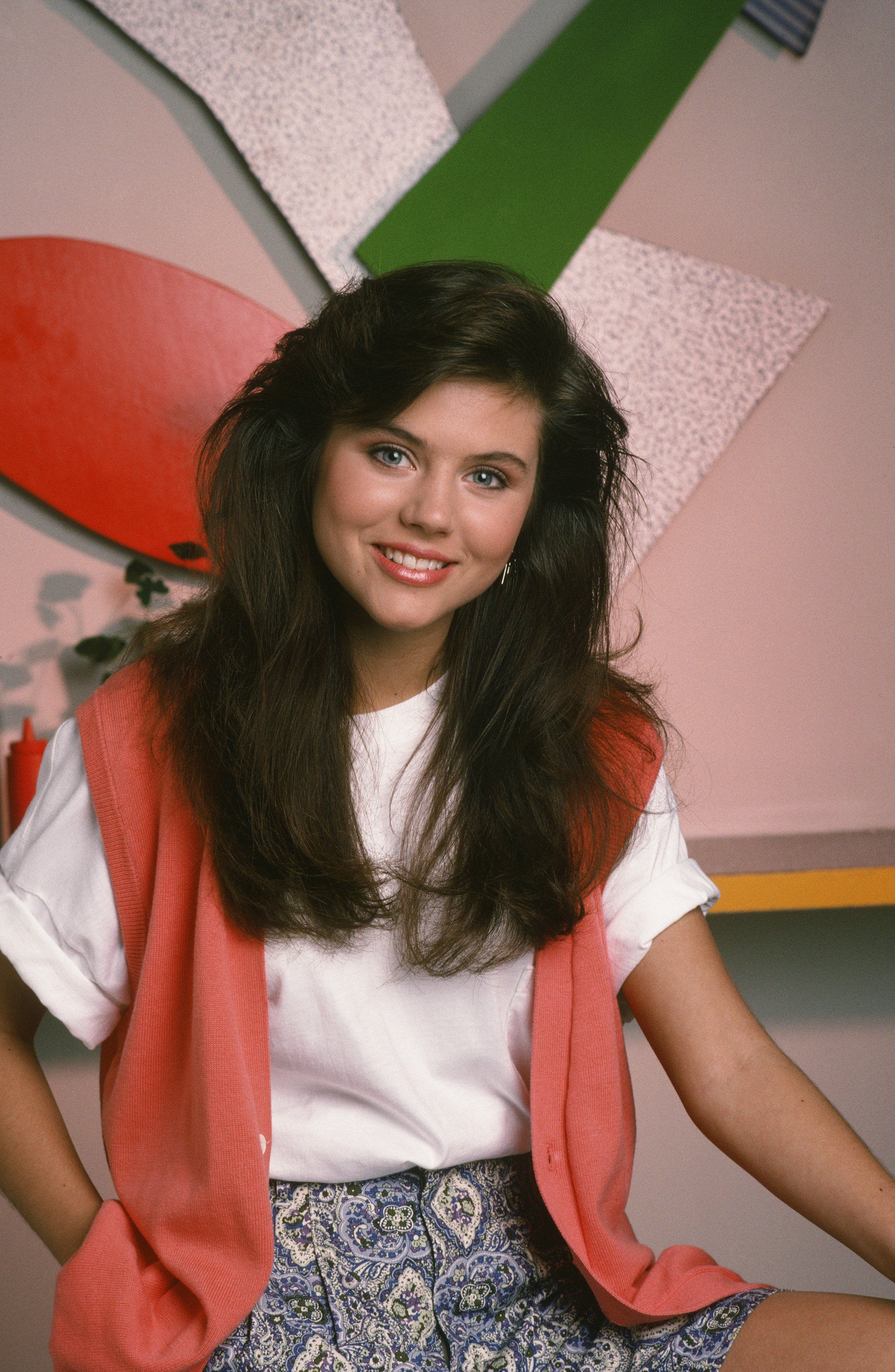 tiffani thiessen saved by the bell wallpaper