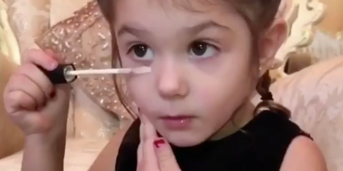 People Are Reacting Strongly to Viral Video of a Girl Doing Her Makeup