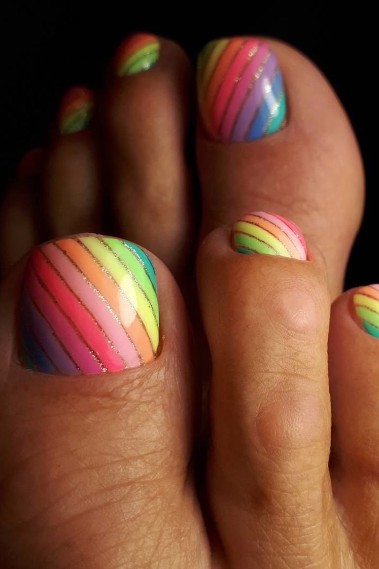 10 Trendy Toe Nail Art Designs for Fashion-Forward Feet