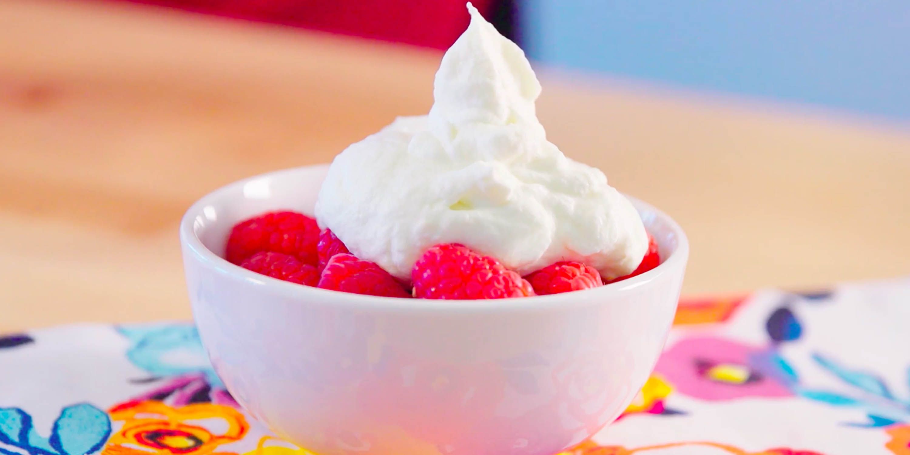 https://hips.hearstapps.com/goodhousekeeping/assets/18/01/1515014556-how-to-make-whipped-cream-index.jpg