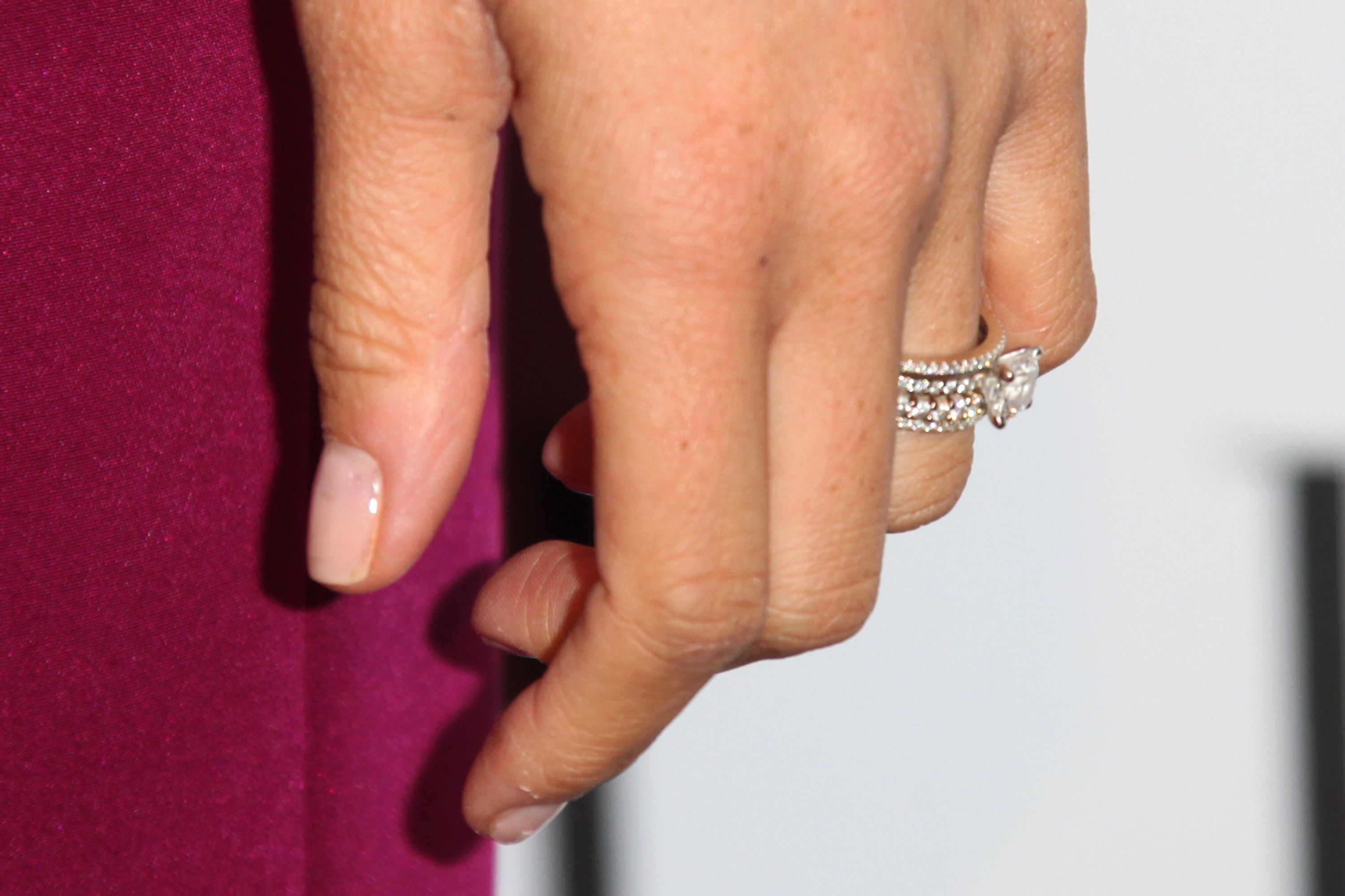 Meghan markle engagement hot sale ring and wedding band