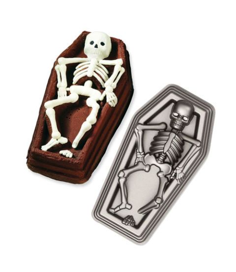 Halloween Wilton Coffin Skeleton Cake Baking Pan Spooky Cute Creepy Bones