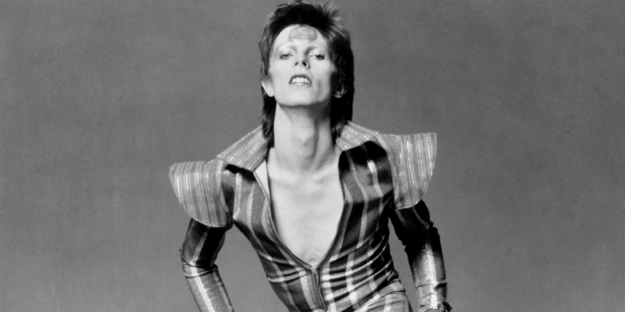 Amazon.com: C&D Visionary David Bowie Pose Patch, Black, White