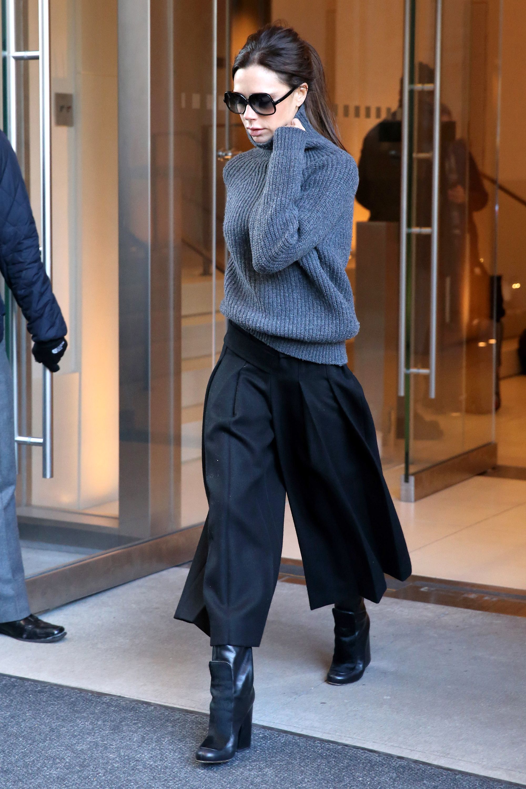 75 Victoria Beckham Looks - Pictures of Victoria Beckham's Style for Her  42nd Birthday