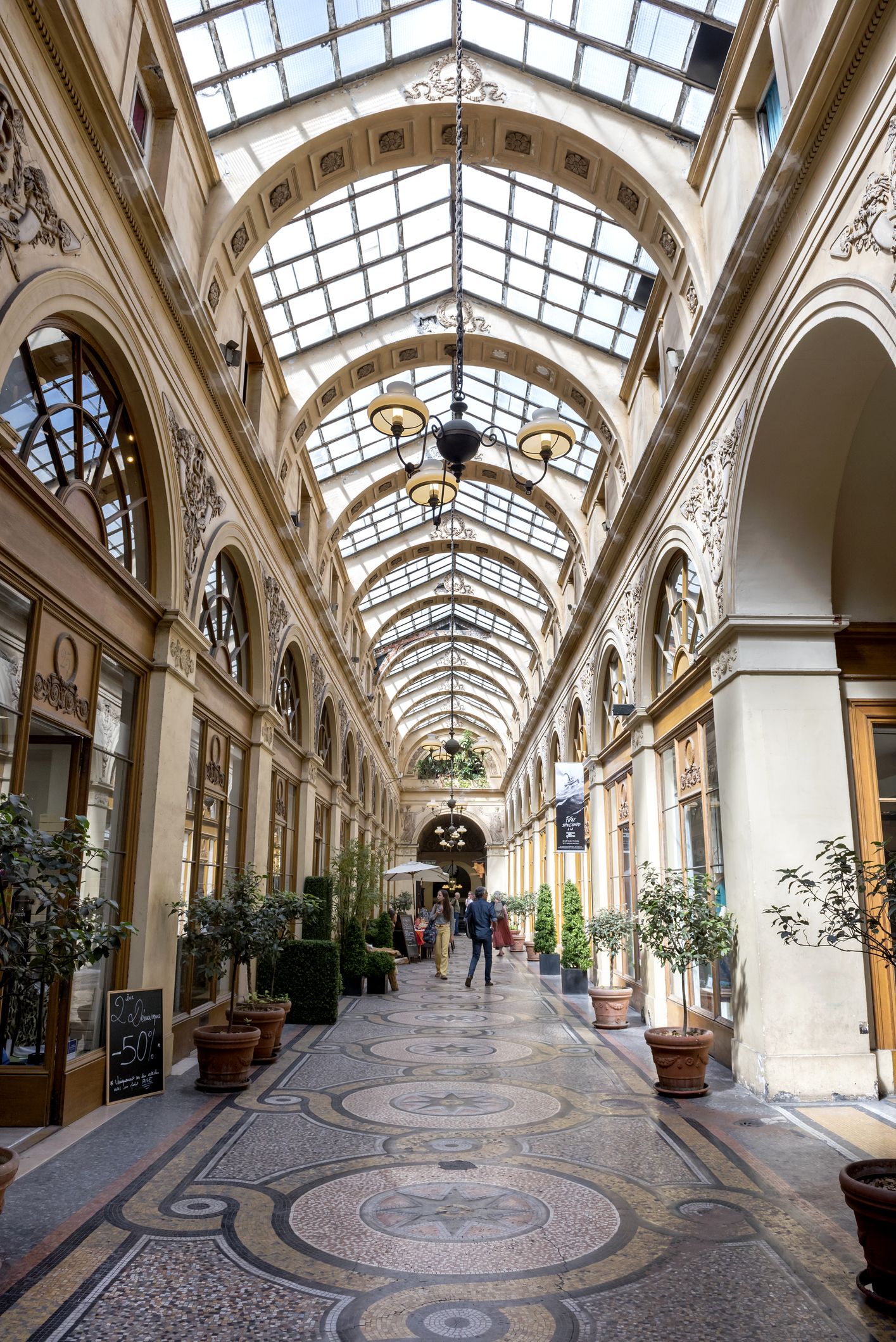 3 Chic Stores of Paris to Visit - FASHION AND FRAPPES %